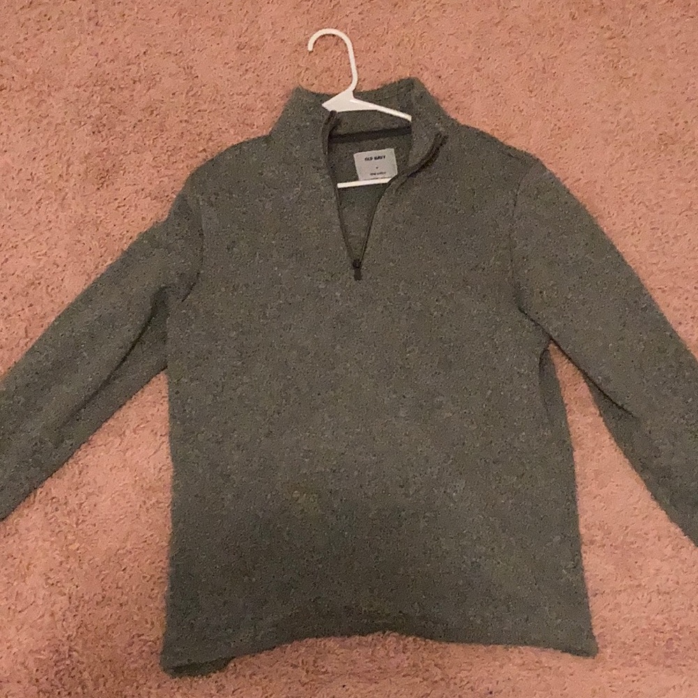 Size M Old Navy pullover jacket !